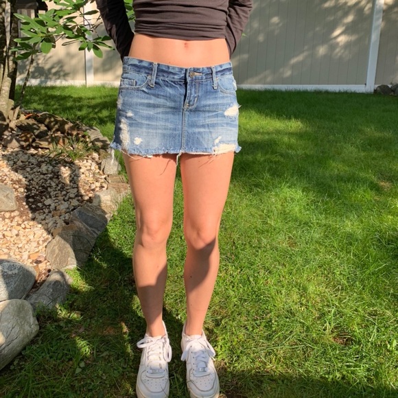 Denim mini skirt - Picture 2 of 3